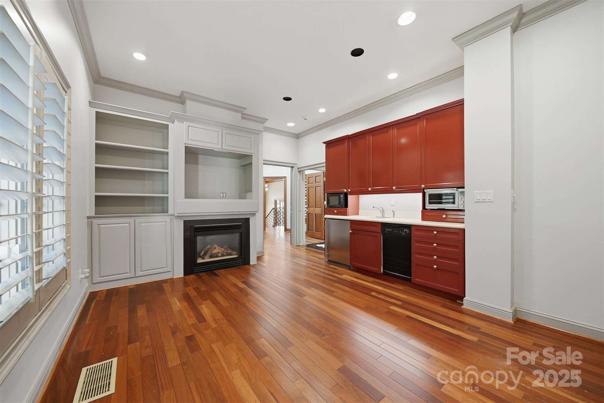 Conover, North Carolina, 28613, United States, 6 Bedrooms Bedrooms, ,7 BathroomsBathrooms,Residential,For Sale,1991981