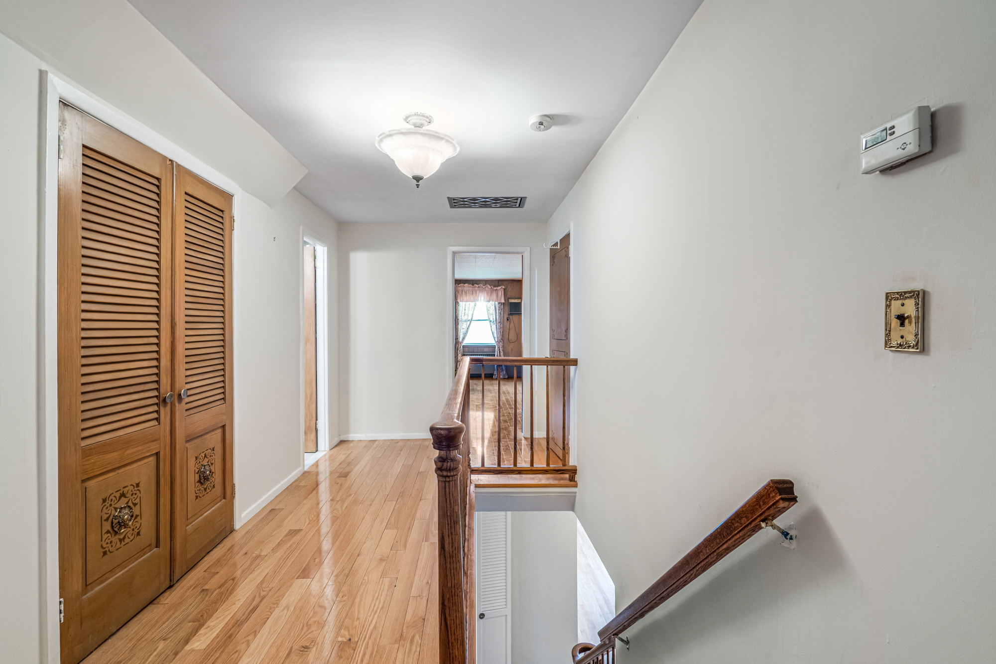  213-06 Richland Avenue, Oakland Gardens, NY, 11364 - 物件實景