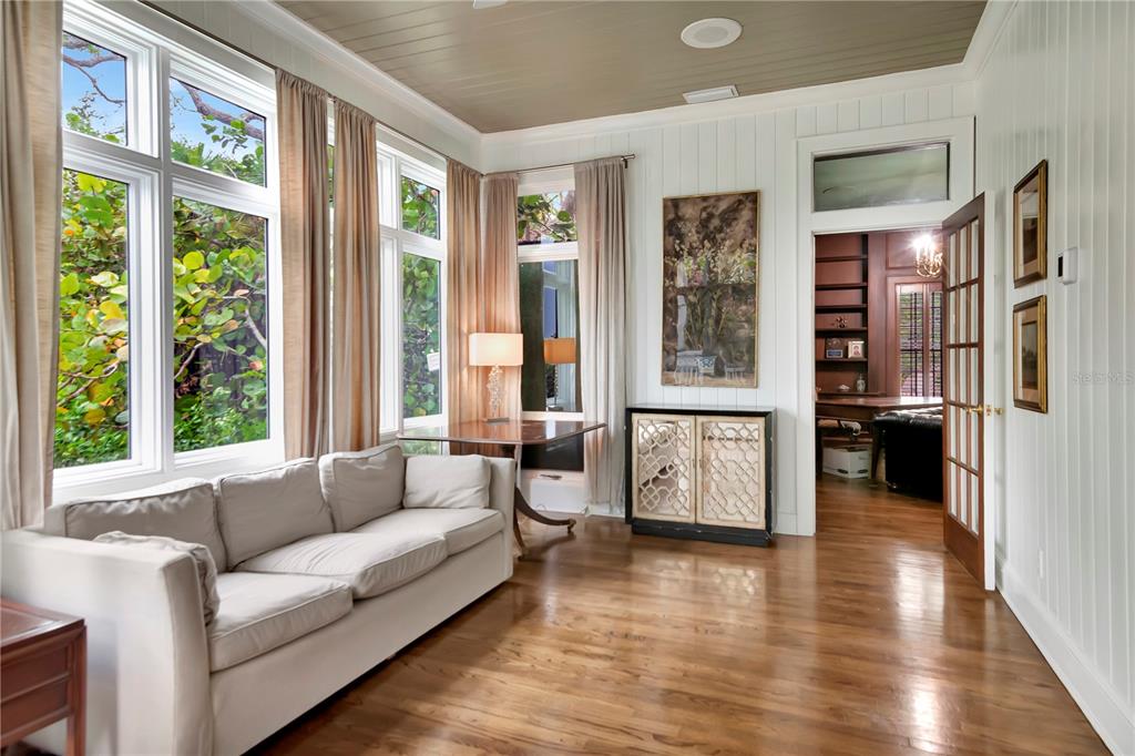 Tampa, Florida, 33611, United States, 5 Bedrooms Bedrooms, ,7 BathroomsBathrooms,Residential,For Sale,1988340