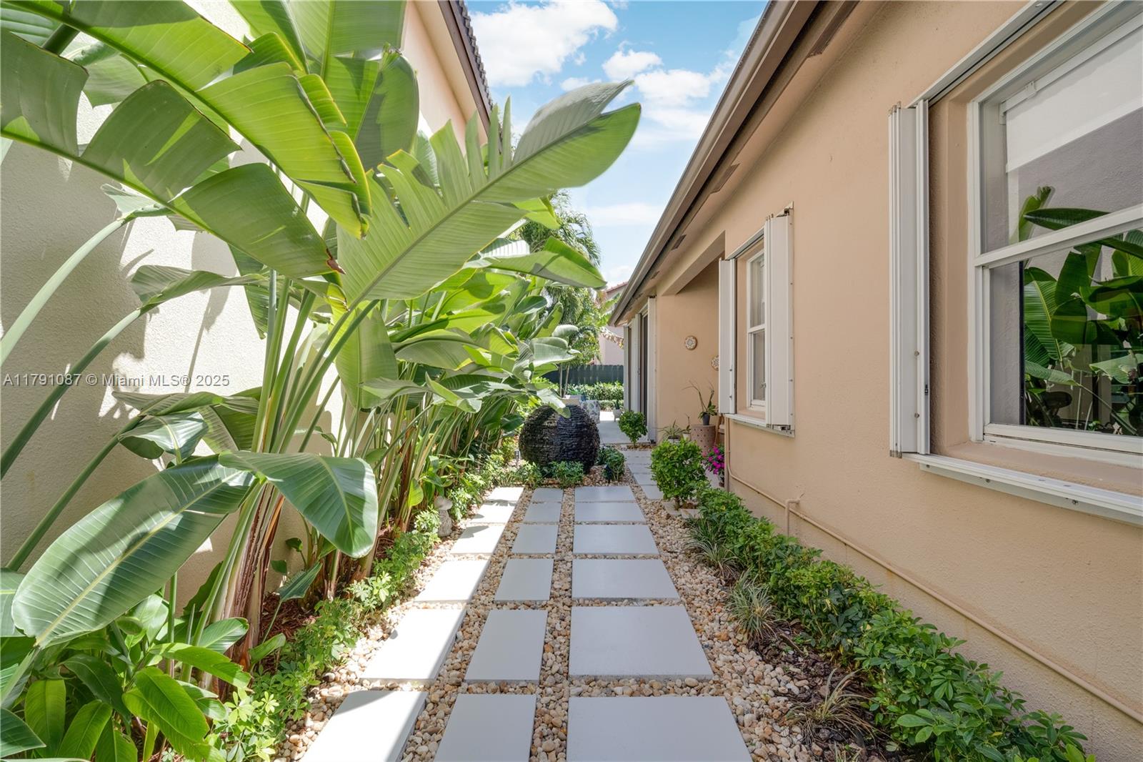 Doral, Florida, 33178, United States, 3 Bedrooms Bedrooms, ,2 BathroomsBathrooms,Residential,For Sale,1795059