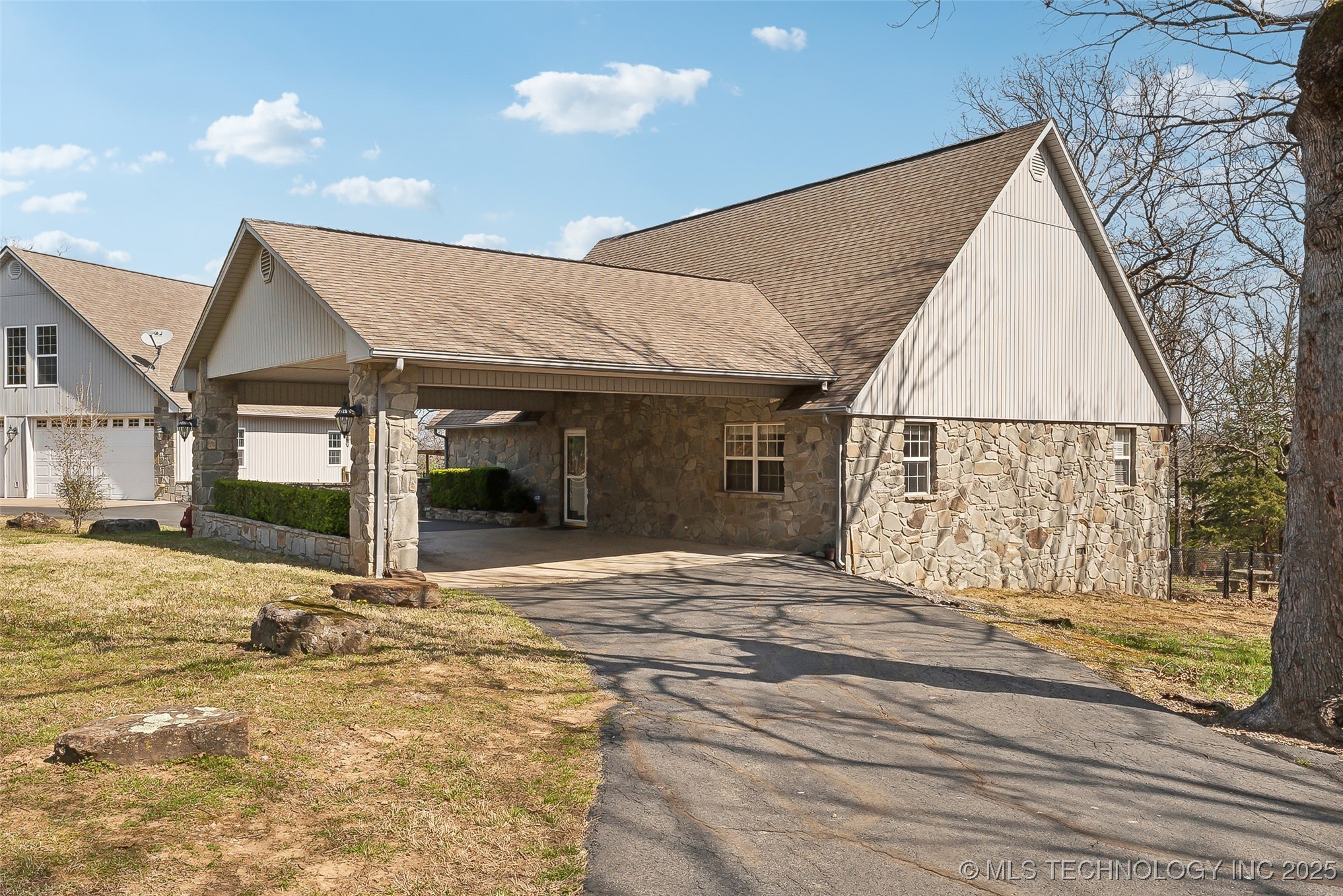 Cookson, Oklahoma, 74427, United States, 6 Bedrooms Bedrooms, ,6 BathroomsBathrooms,Residential,For Sale,1751718