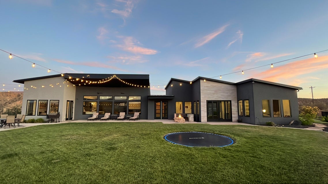 Washington, Utah, 84780, United States, 4 Bedrooms Bedrooms, ,4 BathroomsBathrooms,Residential,For Sale,1998221