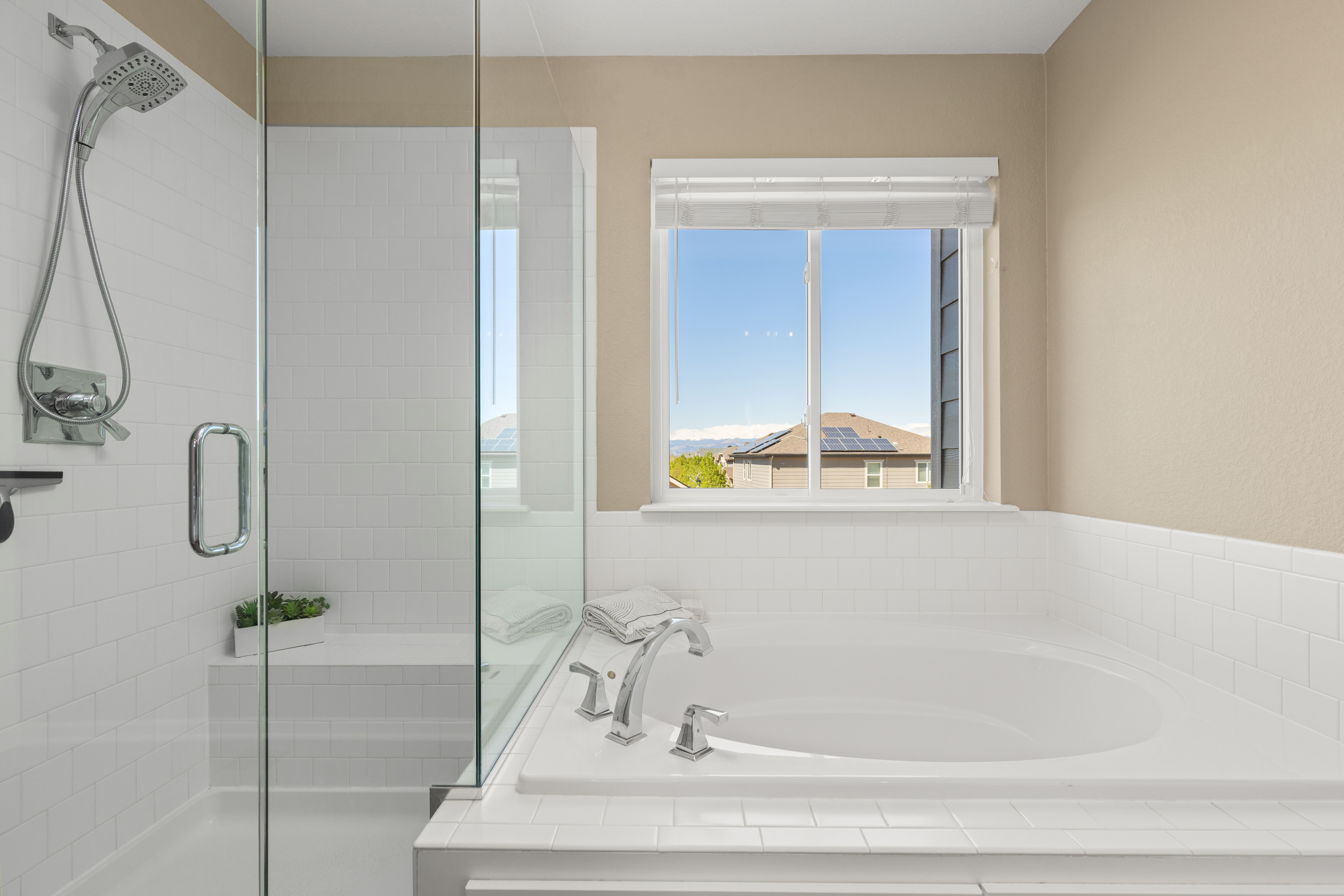  77 Sun Up Cir, Erie, CO, 80516 - 物件實景