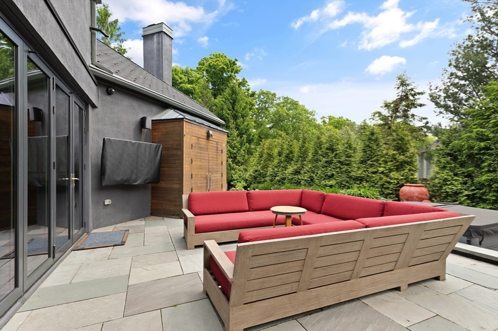 Brookline, Massachusetts, 02467, United States, 5 Bedrooms Bedrooms, ,6 BathroomsBathrooms,Residential,For Sale,1686608