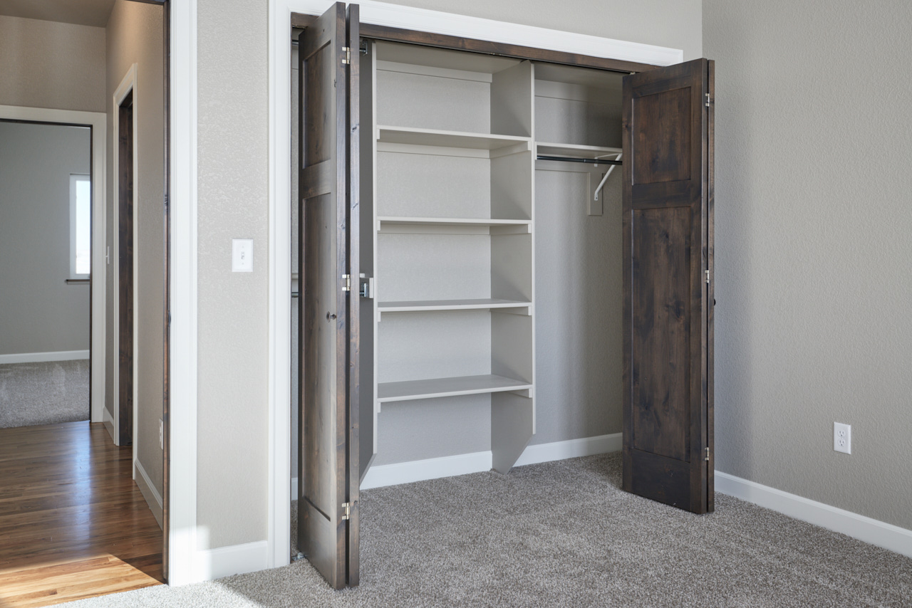 Cheyenne, Wyoming, 82009, United States, 3 Bedrooms Bedrooms, ,2 BathroomsBathrooms,Residential,For Sale,1982343