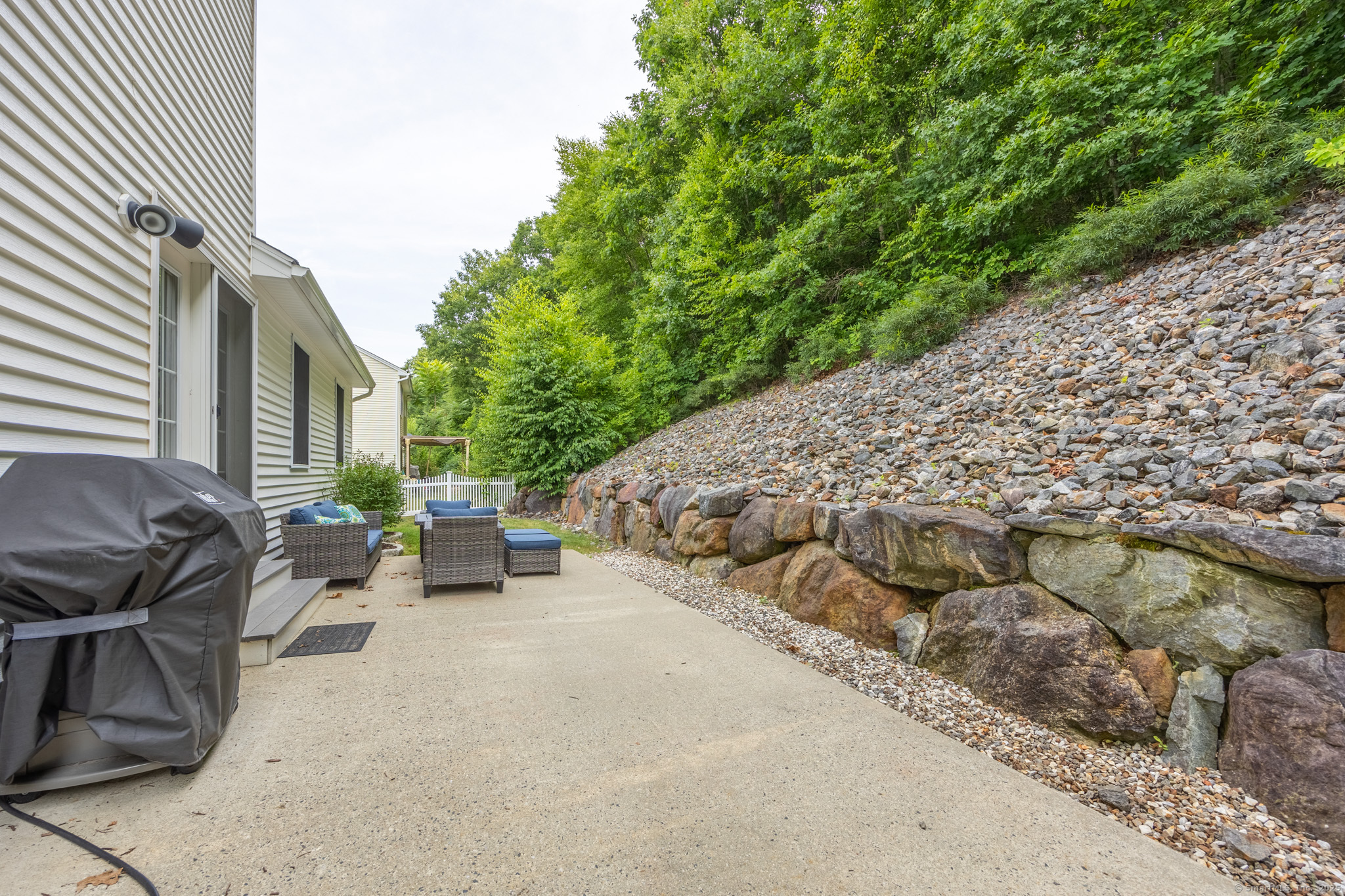 Naugatuck, Connecticut, 06770, United States, 4 Bedrooms Bedrooms, ,3 BathroomsBathrooms,Residential,For Sale,1938960