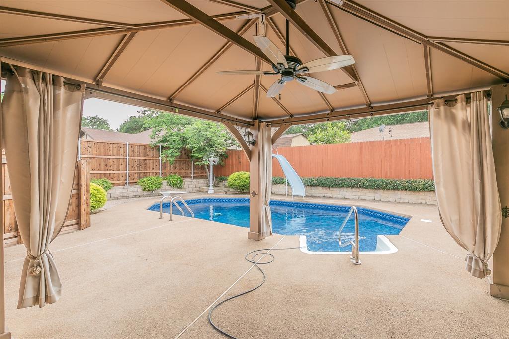Bedford, Texas, 76021, United States, 3 Bedrooms Bedrooms, ,2 BathroomsBathrooms,Residential,For Sale,1942706