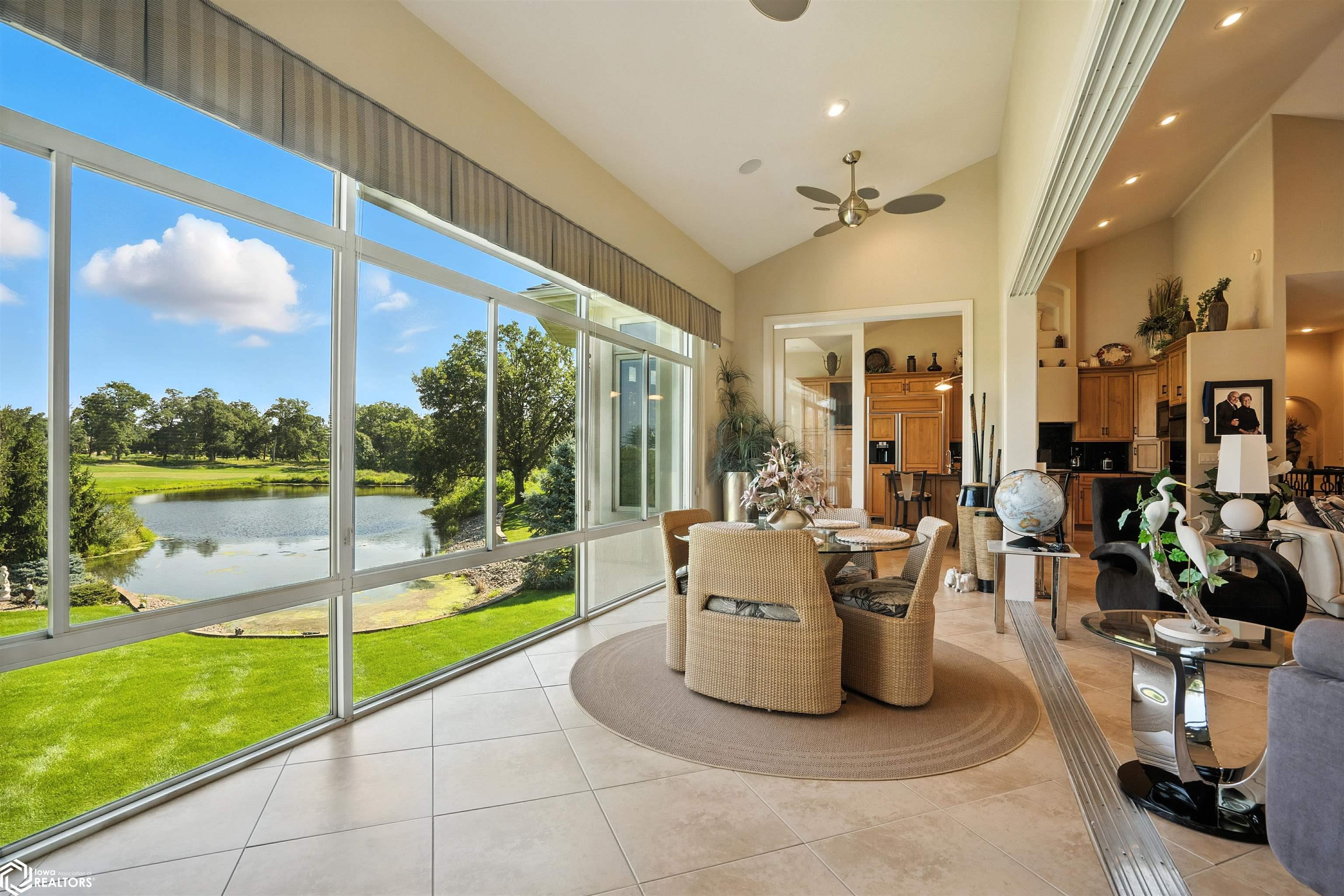 Burlington, Iowa, 52601, United States, 4 Bedrooms Bedrooms, ,5 BathroomsBathrooms,Residential,For Sale,1975547