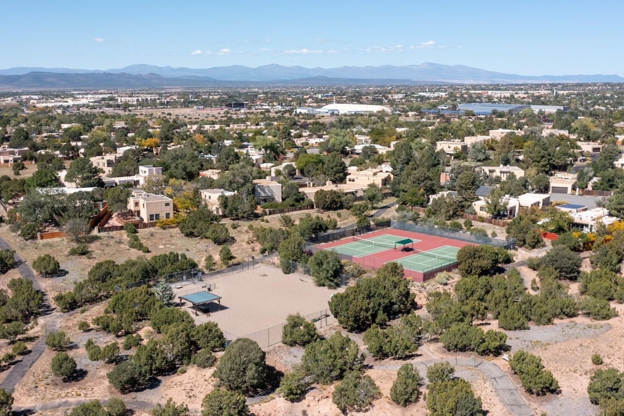 Santa Fe, New Mexico, 87507, United States, 3 Bedrooms Bedrooms, ,2 BathroomsBathrooms,Residential,For Sale,1955311