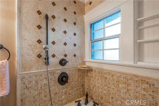 Los Angeles, California, 90016, United States, 4 Bedrooms Bedrooms, ,2 BathroomsBathrooms,Residential,For Sale,1850746