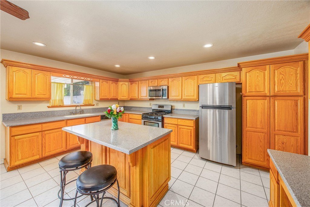 Fontana, California, 92335, United States, 3 Bedrooms Bedrooms, ,2 BathroomsBathrooms,Residential,For Sale,1987361