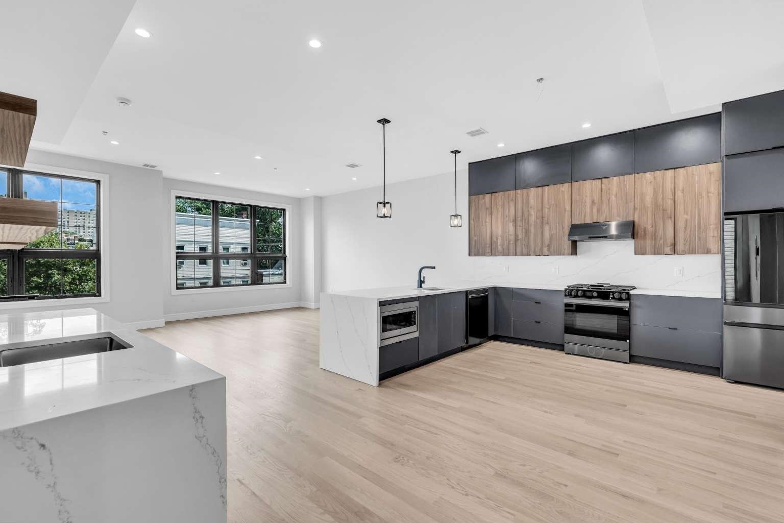 Jersey City, New Jersey, 07306, United States, 2 Bedrooms Bedrooms, ,2 BathroomsBathrooms,Residential,For Sale,1925343