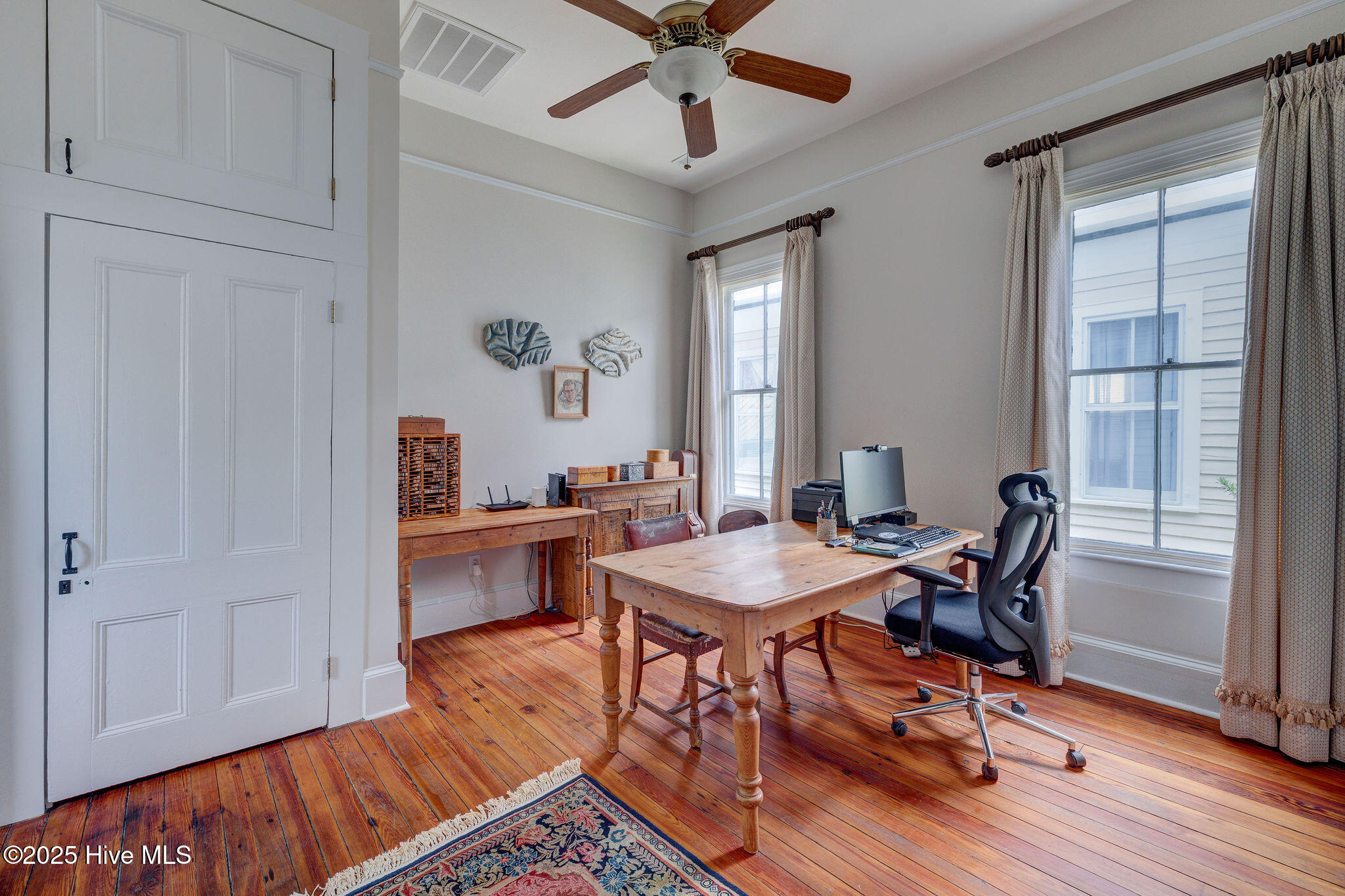 Wilmington, North Carolina, 28401, United States, 4 Bedrooms Bedrooms, ,3 BathroomsBathrooms,Residential,For Sale,1874502