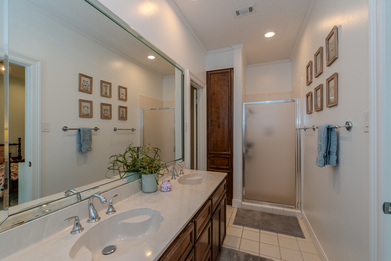 Beaumont, Texas, 77706, United States, 5 Bedrooms Bedrooms, ,4 BathroomsBathrooms,Residential,For Sale,1892171