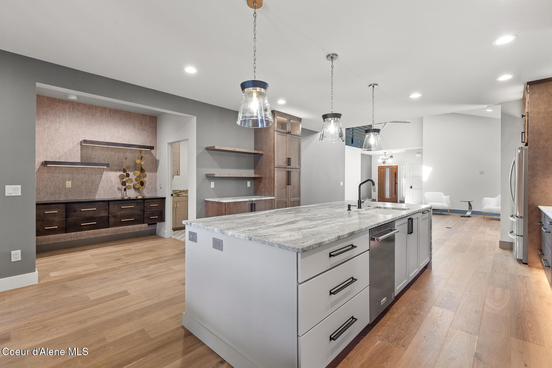 Coeur d'Alene, Idaho, 83814, United States, 4 Bedrooms Bedrooms, ,5 BathroomsBathrooms,Residential,For Sale,2037793