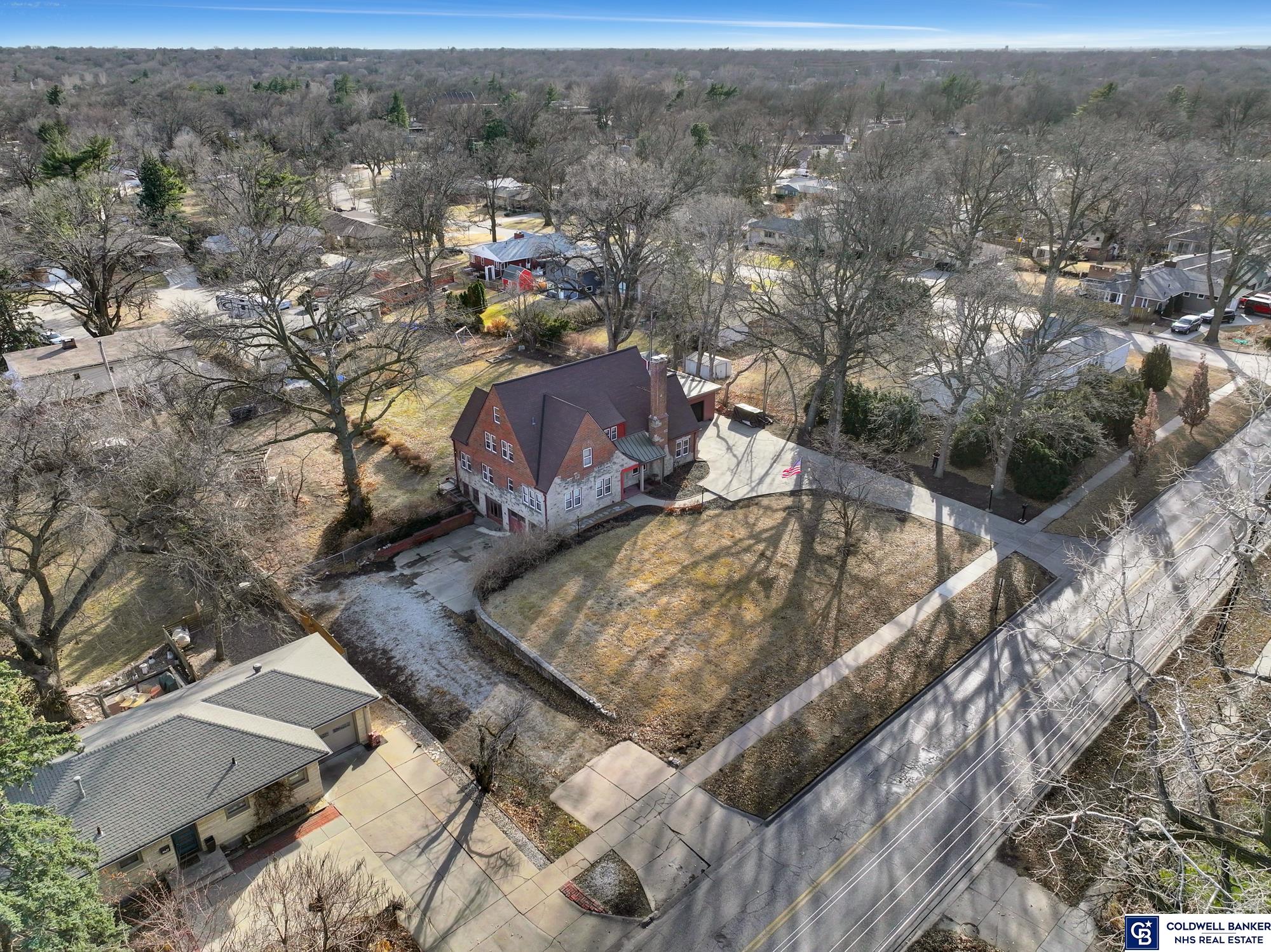 Lincoln, Nebraska, 68510, United States, 6 Bedrooms Bedrooms, ,2 BathroomsBathrooms,Residential,For Sale,1796246