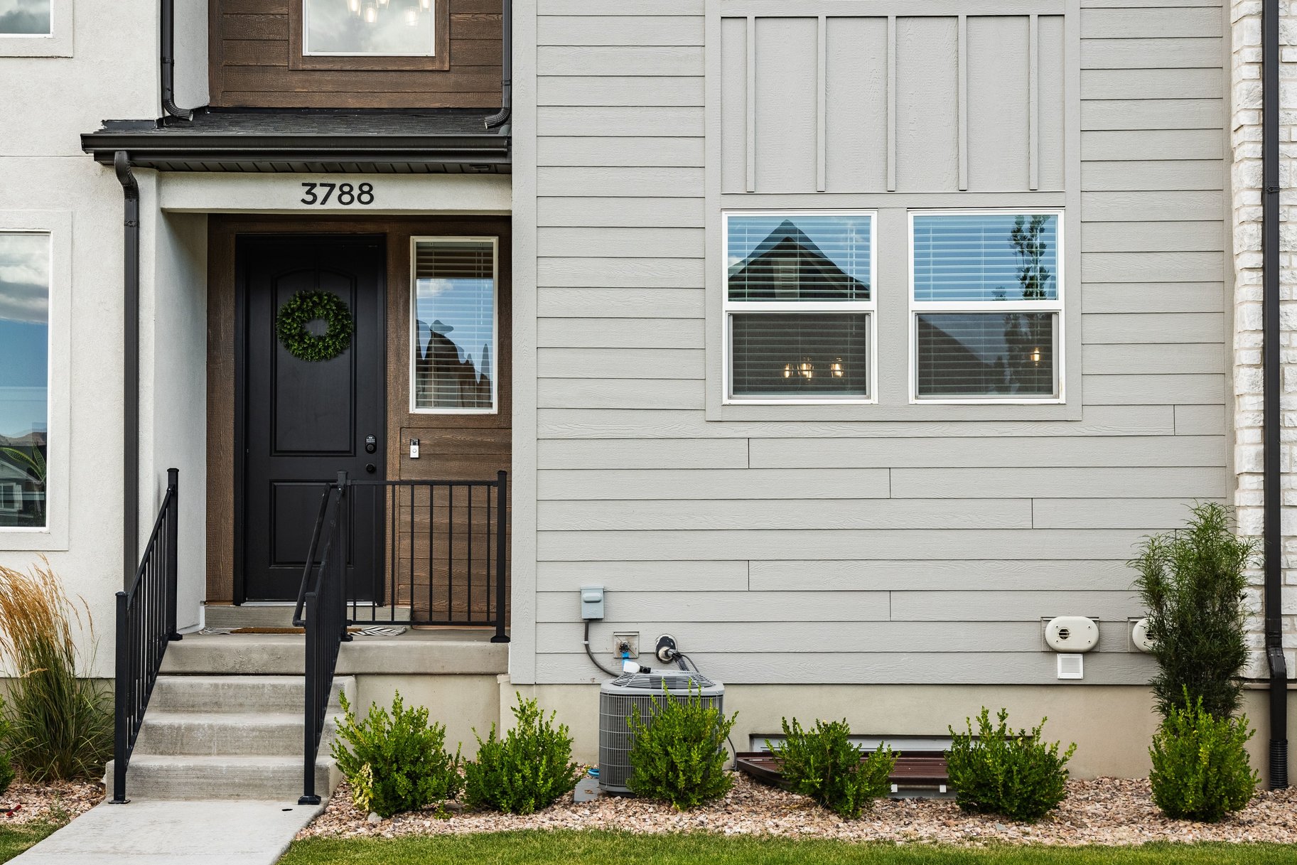  Beautifully Upgraded Townhome - 物件實景