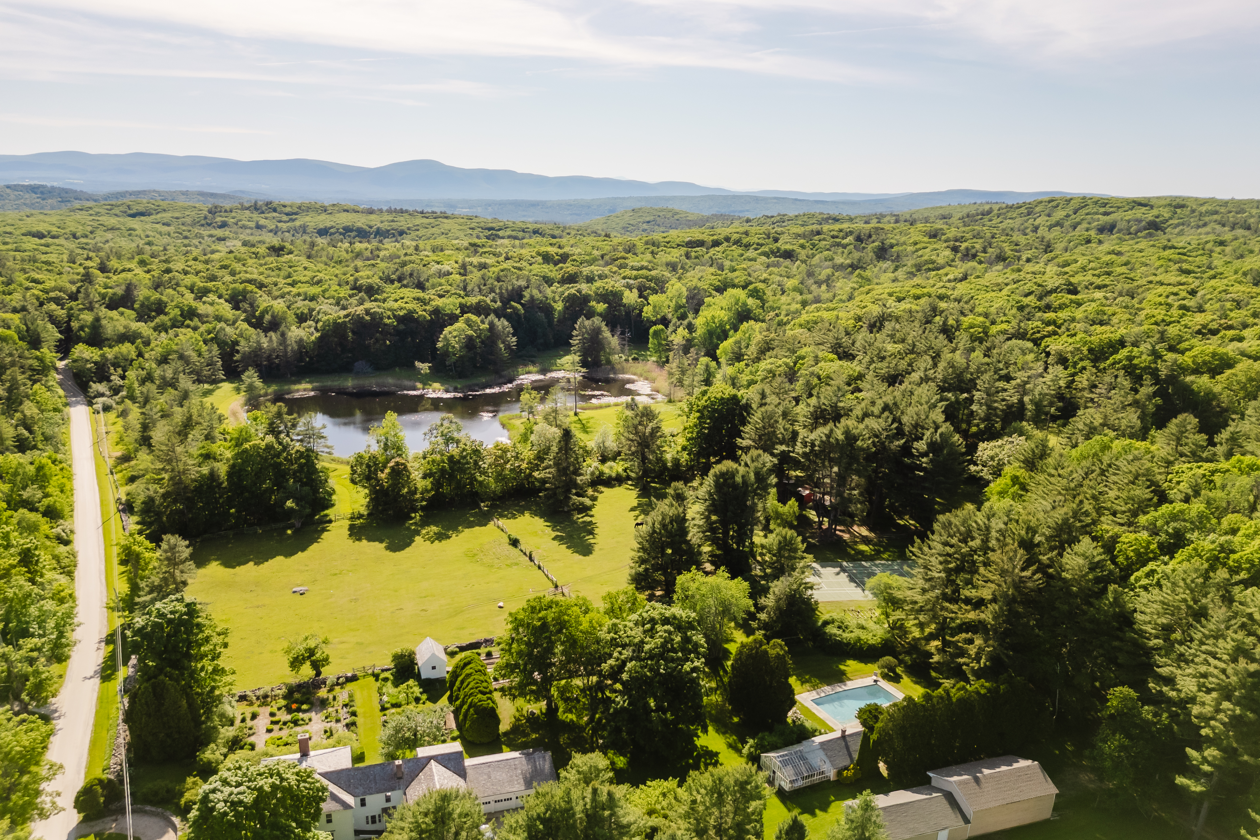  227 ACRES, 227 YEARS: 1798 COLONIAL FARM WITH SPECTACULAR ACREAGE AND RESTORED G - 物件實景