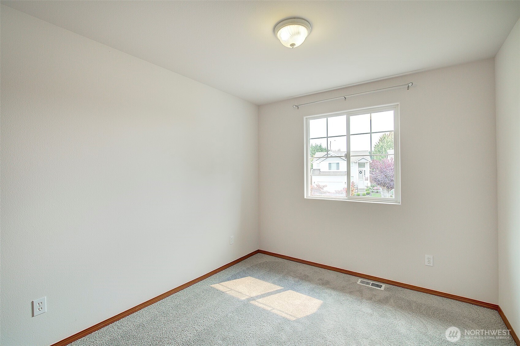 Mill Creek, Washington, 99012, United States, 4 Bedrooms Bedrooms, ,3 BathroomsBathrooms,Residential,For Sale,1942132
