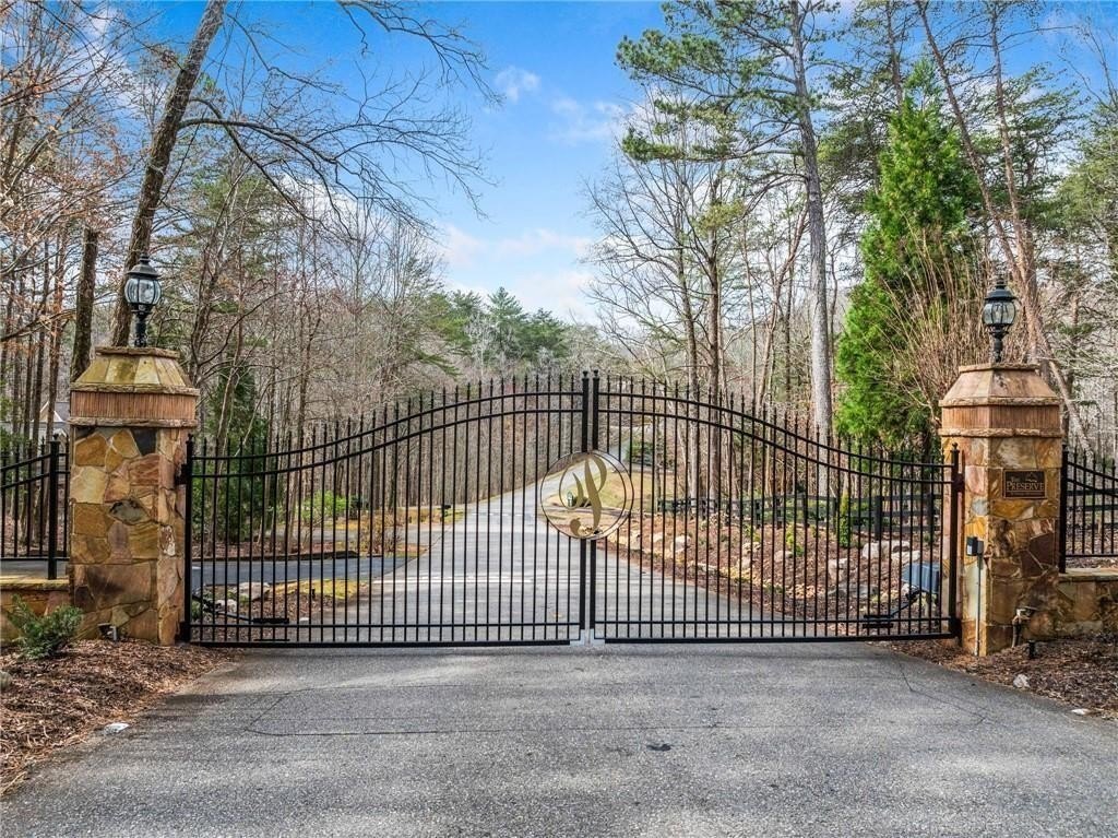 Jasper, Georgia, 30143, United States, 4 Bedrooms Bedrooms, ,5 BathroomsBathrooms,Residential,For Sale,1974927