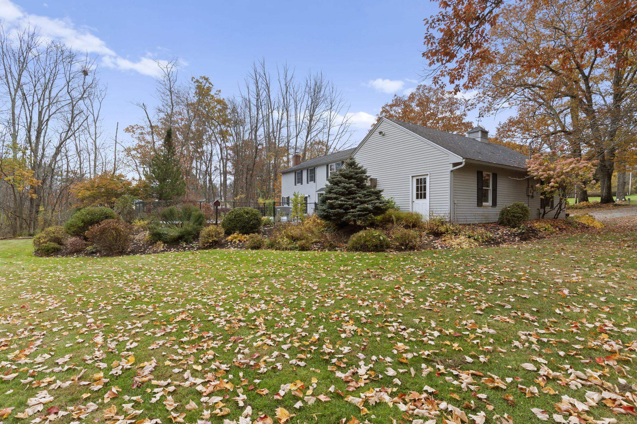 Rochester, New Hampshire, 03867, United States, 4 Bedrooms Bedrooms, ,1 BathroomBathrooms,Residential,For Sale,1985747