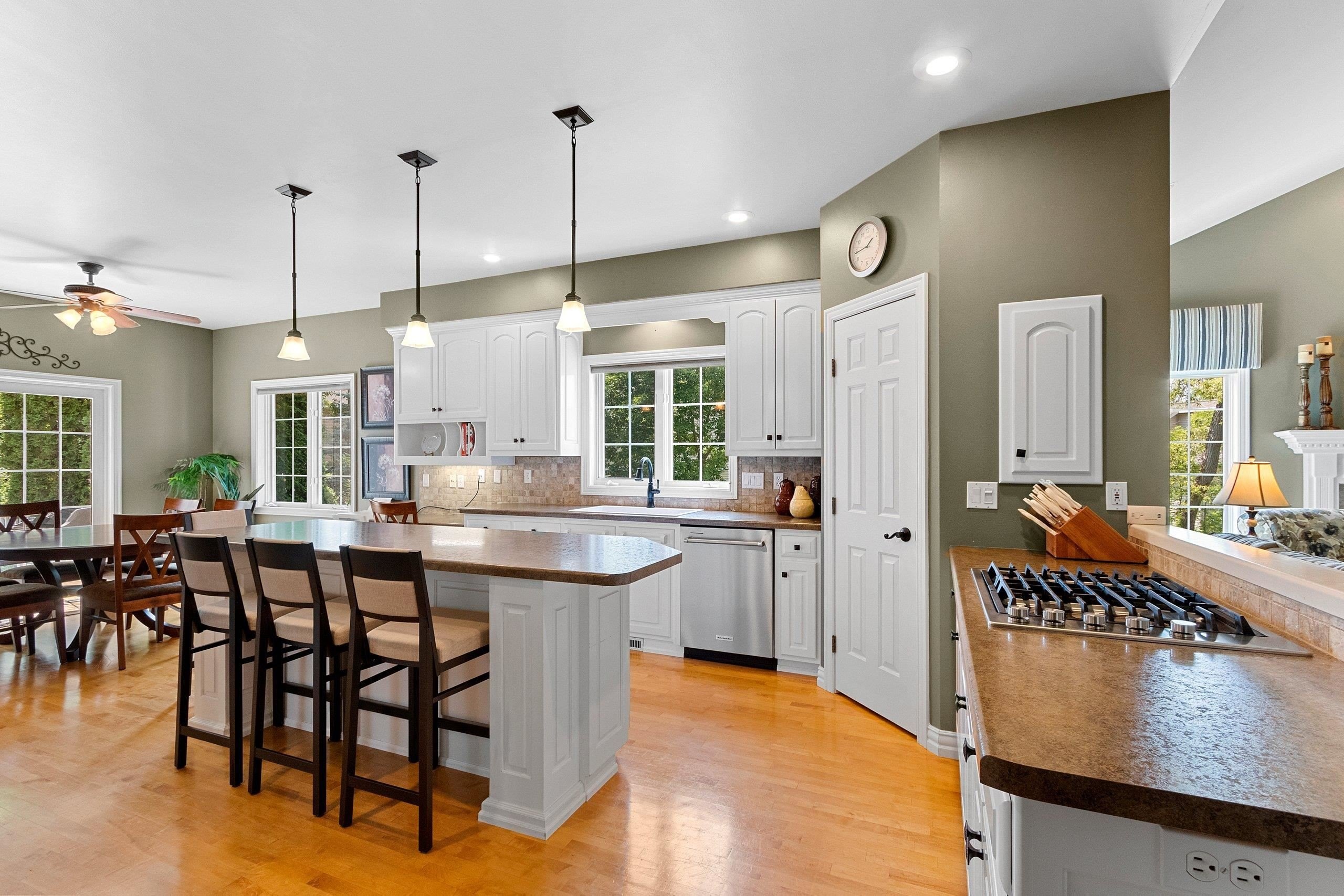 GREEN BAY, Wisconsin, 54302-5254, United States, 5 Bedrooms Bedrooms, ,4 BathroomsBathrooms,Residential,For Sale,1920394