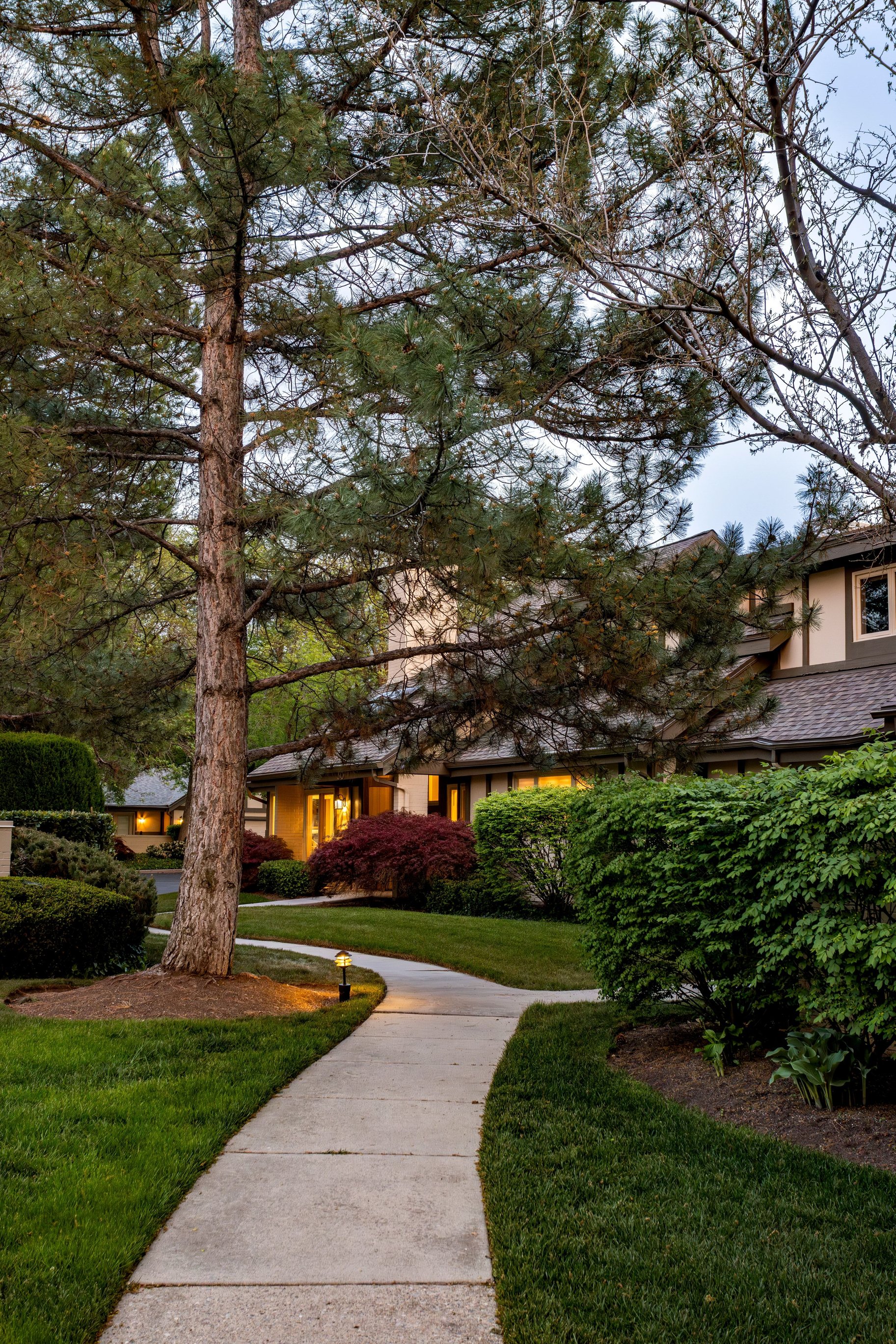  A Large Home in a Sought-After Private Community in East Millcreek - 物件實景