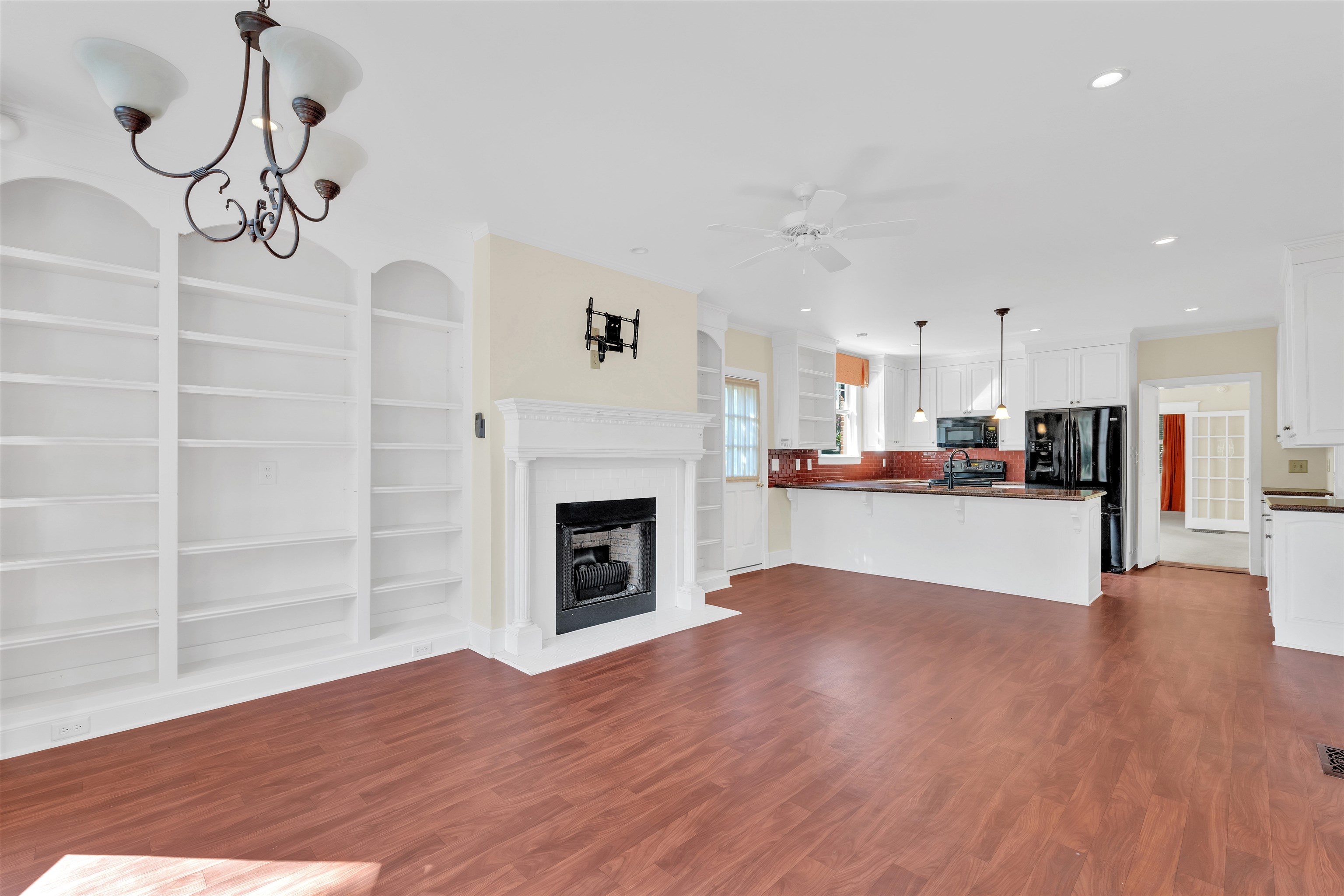 Spartanburg, South Carolina, 29302, United States, 4 Bedrooms Bedrooms, ,5 BathroomsBathrooms,Residential,For Sale,1919560