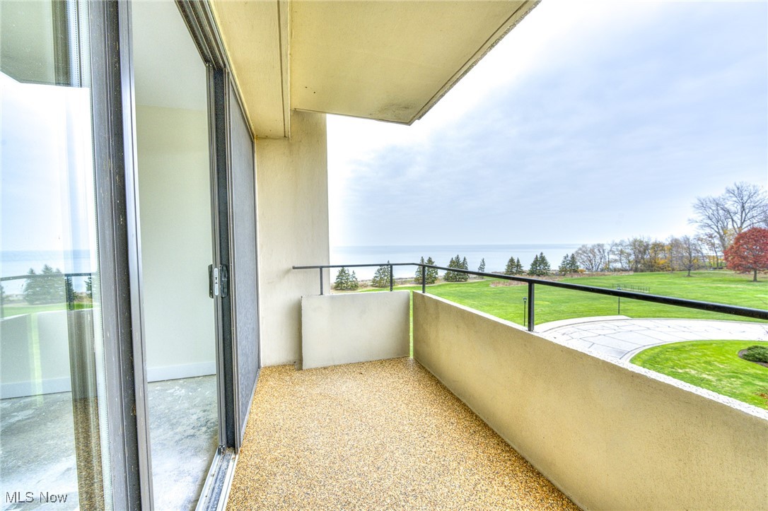 Bratenahl, Ohio, 44108, United States, 2 Bedrooms Bedrooms, ,3 BathroomsBathrooms,Residential,For Sale,1987332