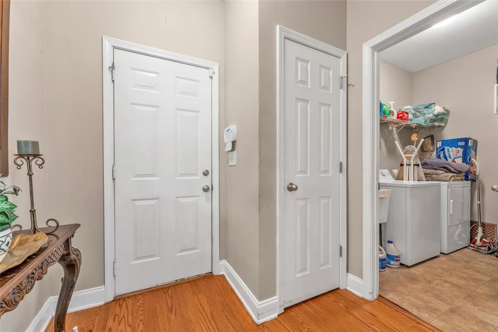 Commerce, Georgia, 30530, United States, 5 Bedrooms Bedrooms, ,4 BathroomsBathrooms,Residential,For Sale,1826945