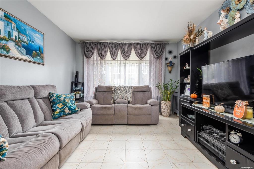 Brooklyn, New York, 11204, United States, 5 Bedrooms Bedrooms, ,3 BathroomsBathrooms,Residential,For Sale,1809100