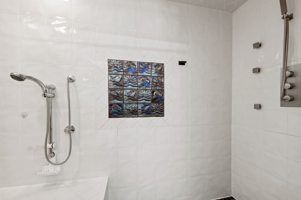 Ellijay, Georgia, 30540, United States, 5 Bedrooms Bedrooms, ,5 BathroomsBathrooms,Residential,For Sale,1868155