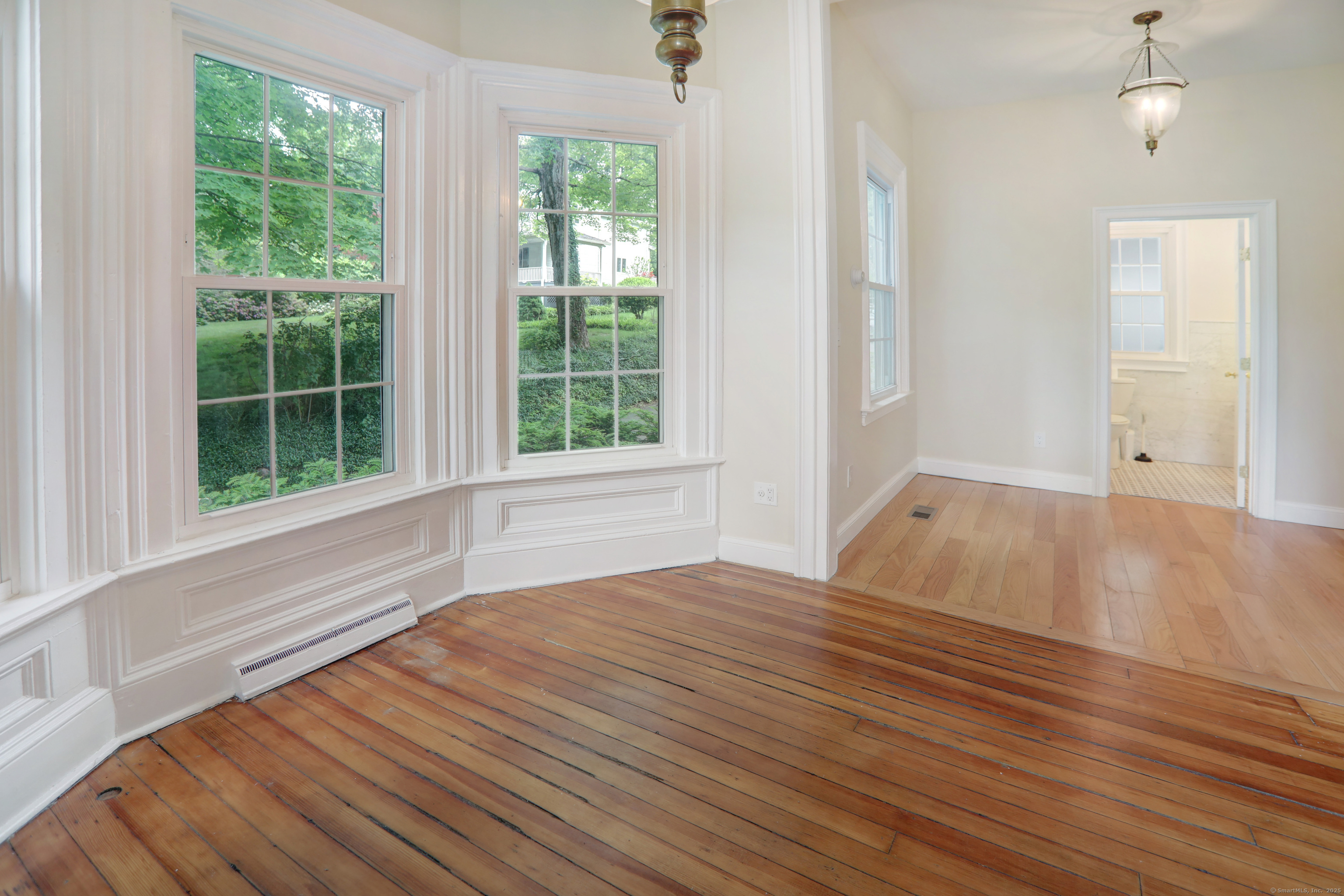 Hamden, Connecticut, 06518, United States, 9 Bedrooms Bedrooms, ,3 BathroomsBathrooms,Residential,For Sale,1940176