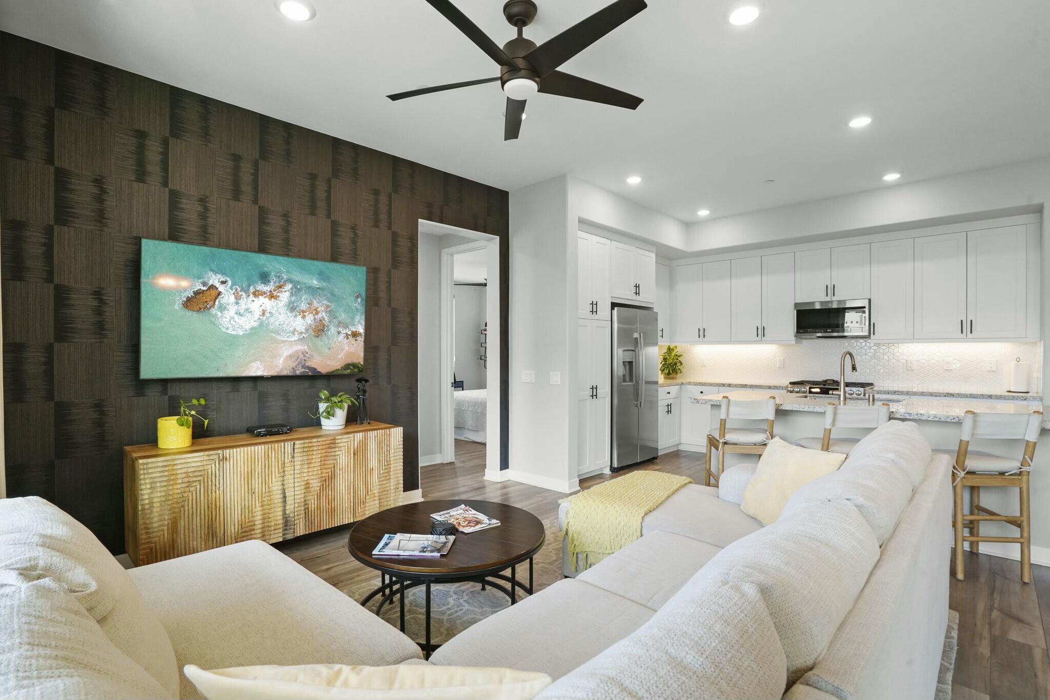 Valencia, California, 91381, United States, 3 Bedrooms Bedrooms, ,2 BathroomsBathrooms,Residential,For Sale,1921906