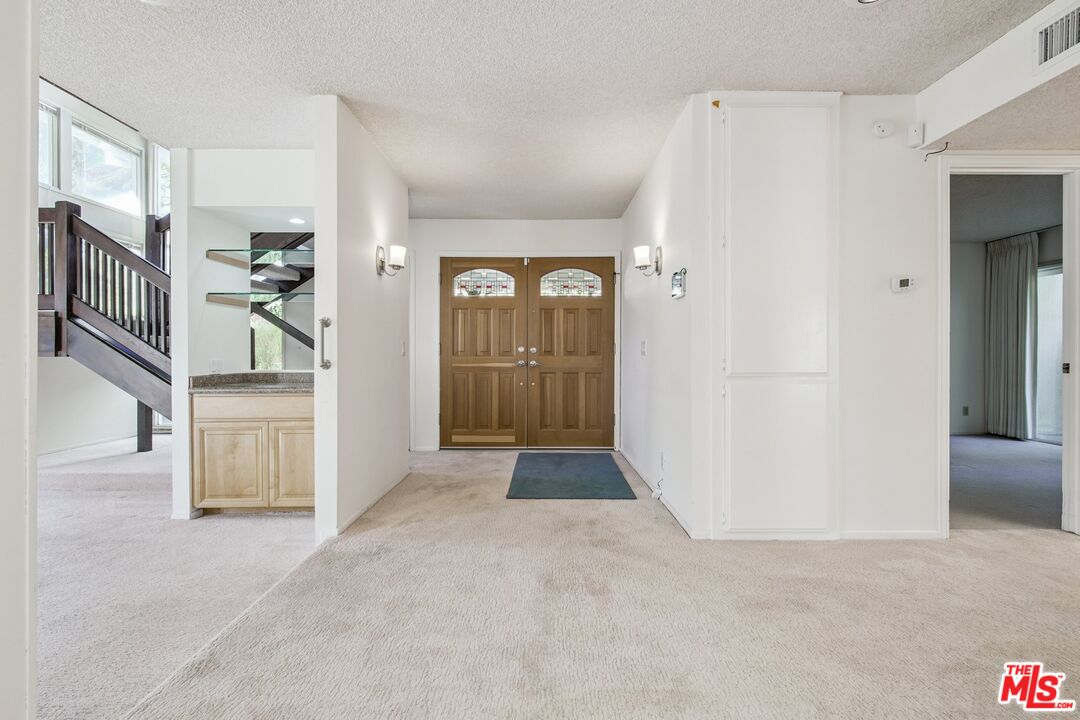 Pacific Palisades, California, 90272, United States, 4 Bedrooms Bedrooms, ,3 BathroomsBathrooms,Residential,For Sale,1989608