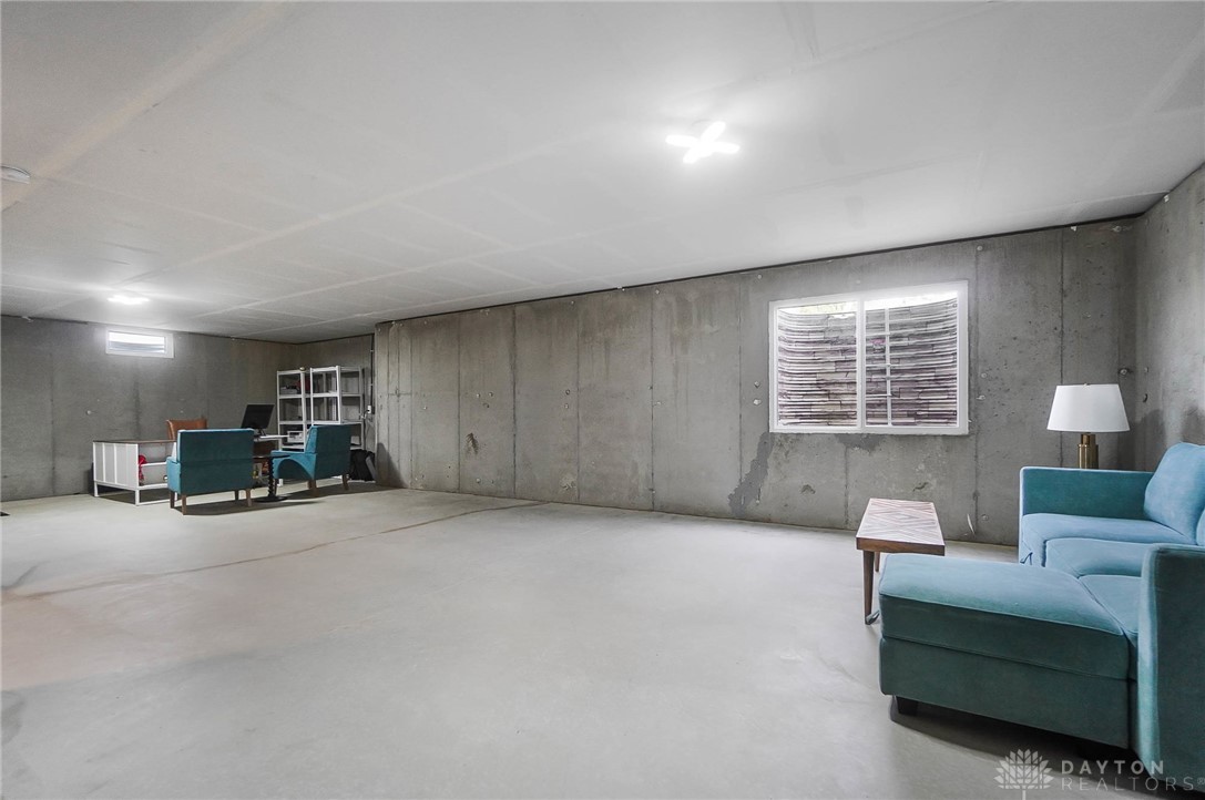 Yellow Springs Vlg, Ohio, 45387, United States, 3 Bedrooms Bedrooms, ,2 BathroomsBathrooms,Residential,For Sale,1906404