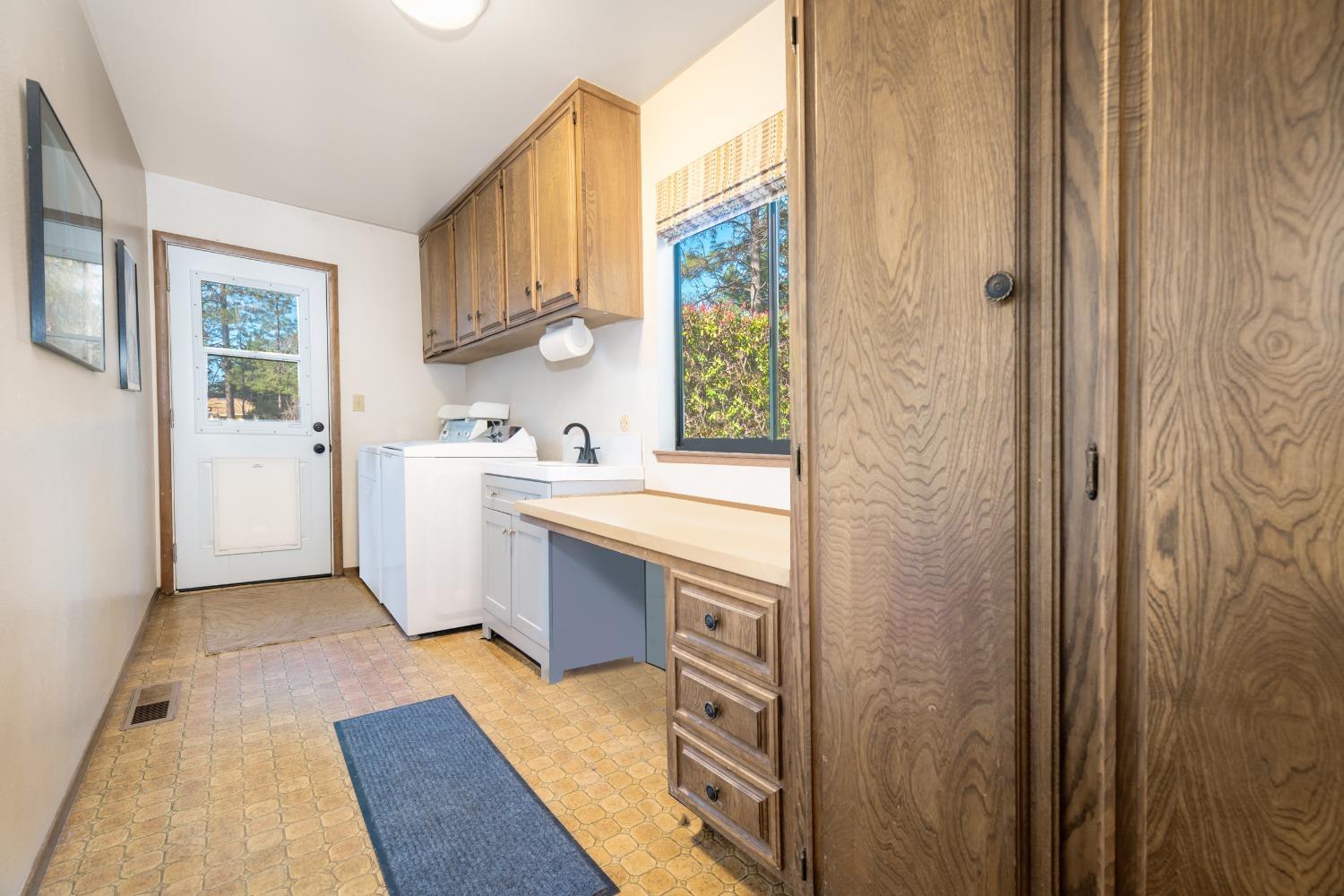 Grass Valley, California, 95949, United States, 3 Bedrooms Bedrooms, ,2 BathroomsBathrooms,Residential,For Sale,1761792