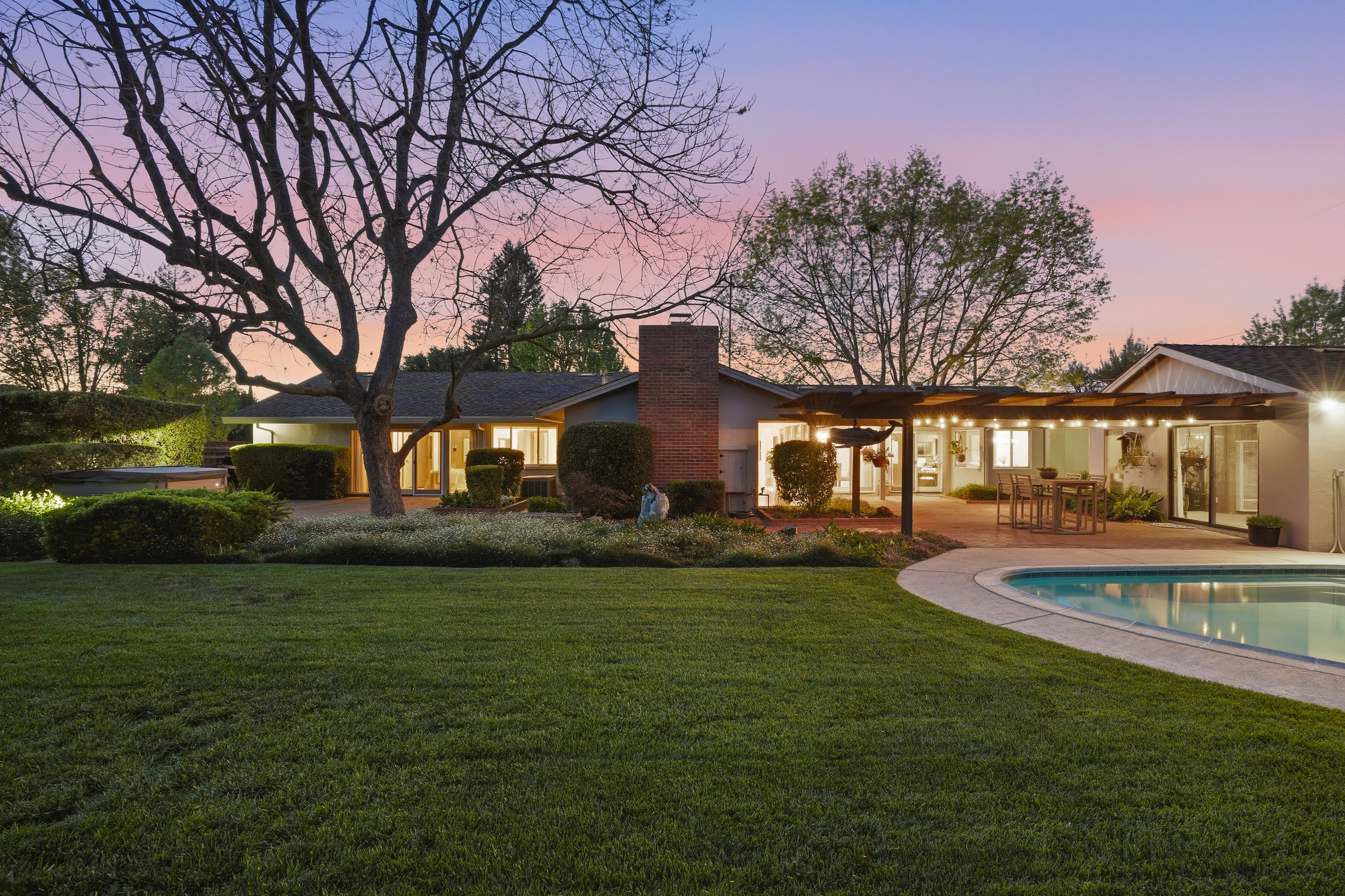  Single-Level Rancher in Coveted Neighborhood - 物件實景