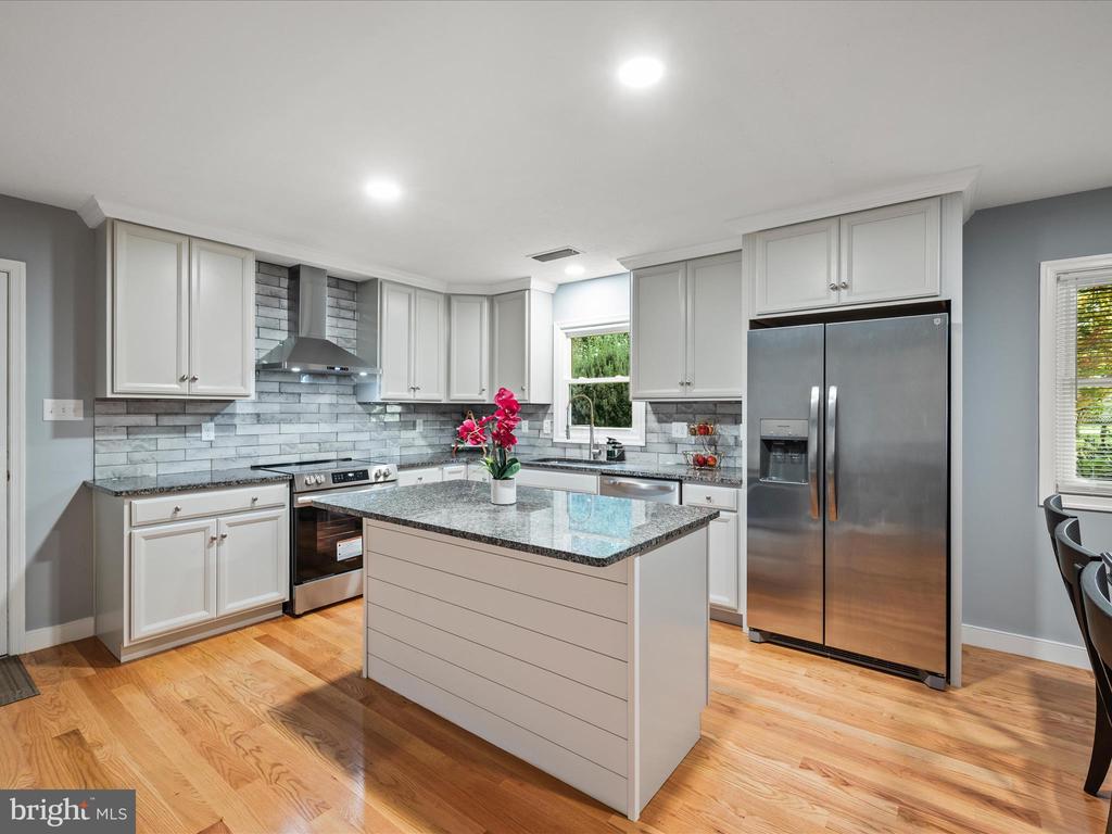 Winchester, Virginia, 22601, United States, 3 Bedrooms Bedrooms, ,3 BathroomsBathrooms,Residential,For Sale,1978922