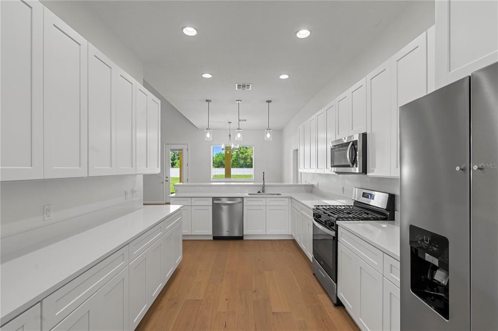 Sanford, Florida, 32771, United States, 5 Bedrooms Bedrooms, ,4 BathroomsBathrooms,Residential,For Sale,1980065