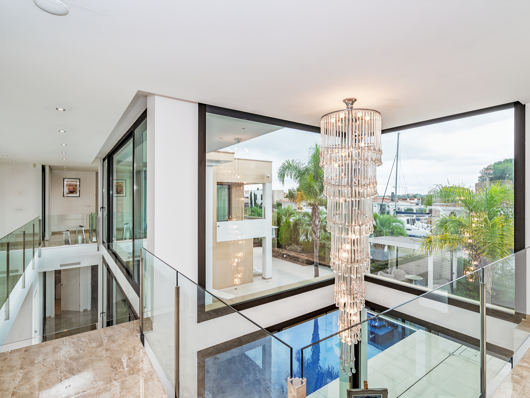  where  luxury and nautical living meet - 物件實景