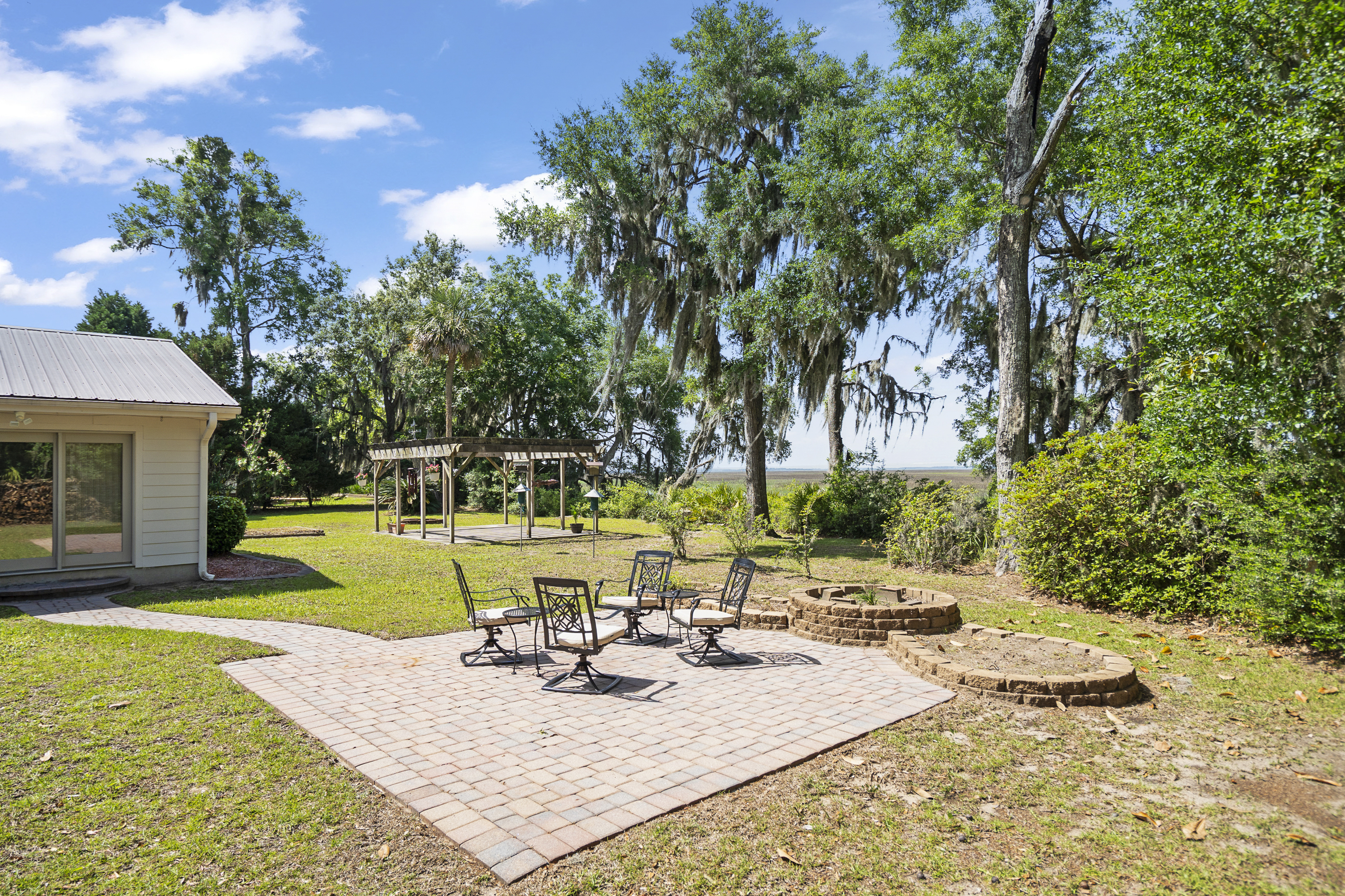 Beaufort, South Carolina, 29906, United States, 3 Bedrooms Bedrooms, ,2 BathroomsBathrooms,Residential,For Sale,1976144