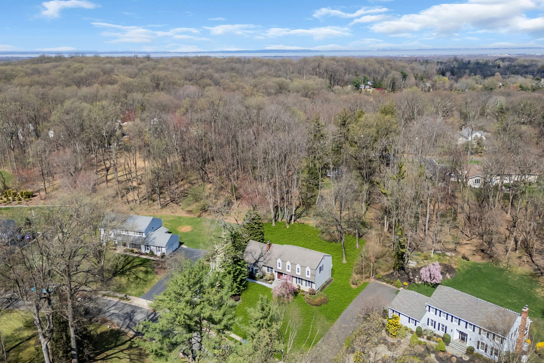  Spacious Middletown Colonial with Updates - 物件實景