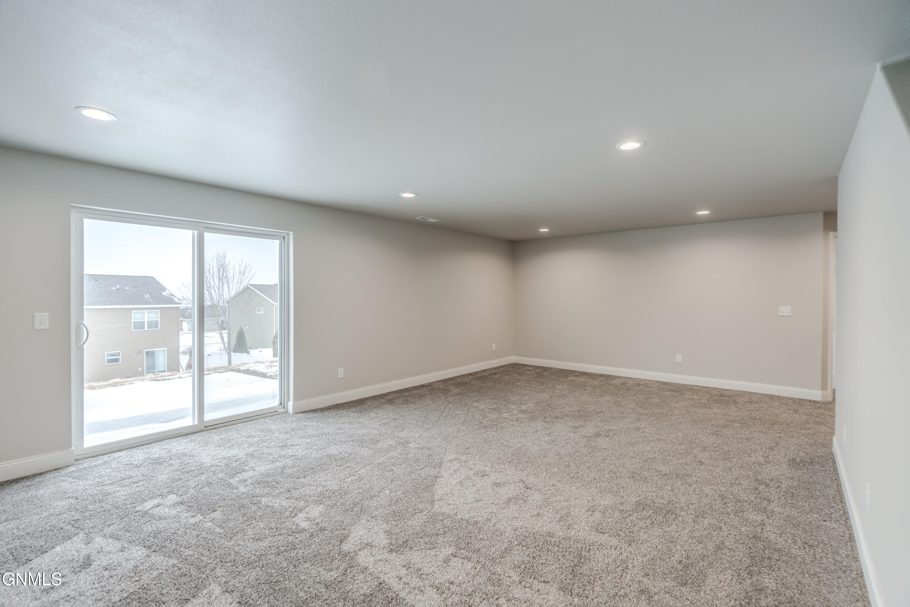Bismarck, North Dakota, 58503, United States, 4 Bedrooms Bedrooms, ,3 BathroomsBathrooms,Residential,For Sale,2035327