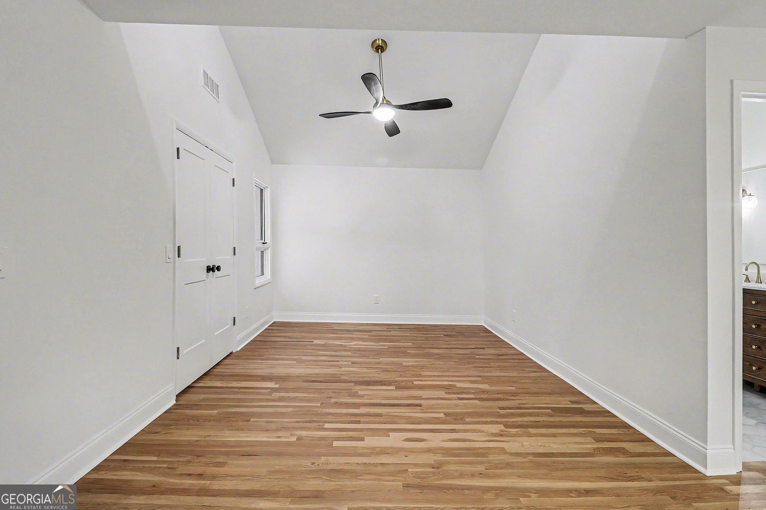 Atlanta, Georgia, 30345, United States, 4 Bedrooms Bedrooms, ,3 BathroomsBathrooms,Residential,For Sale,2007890