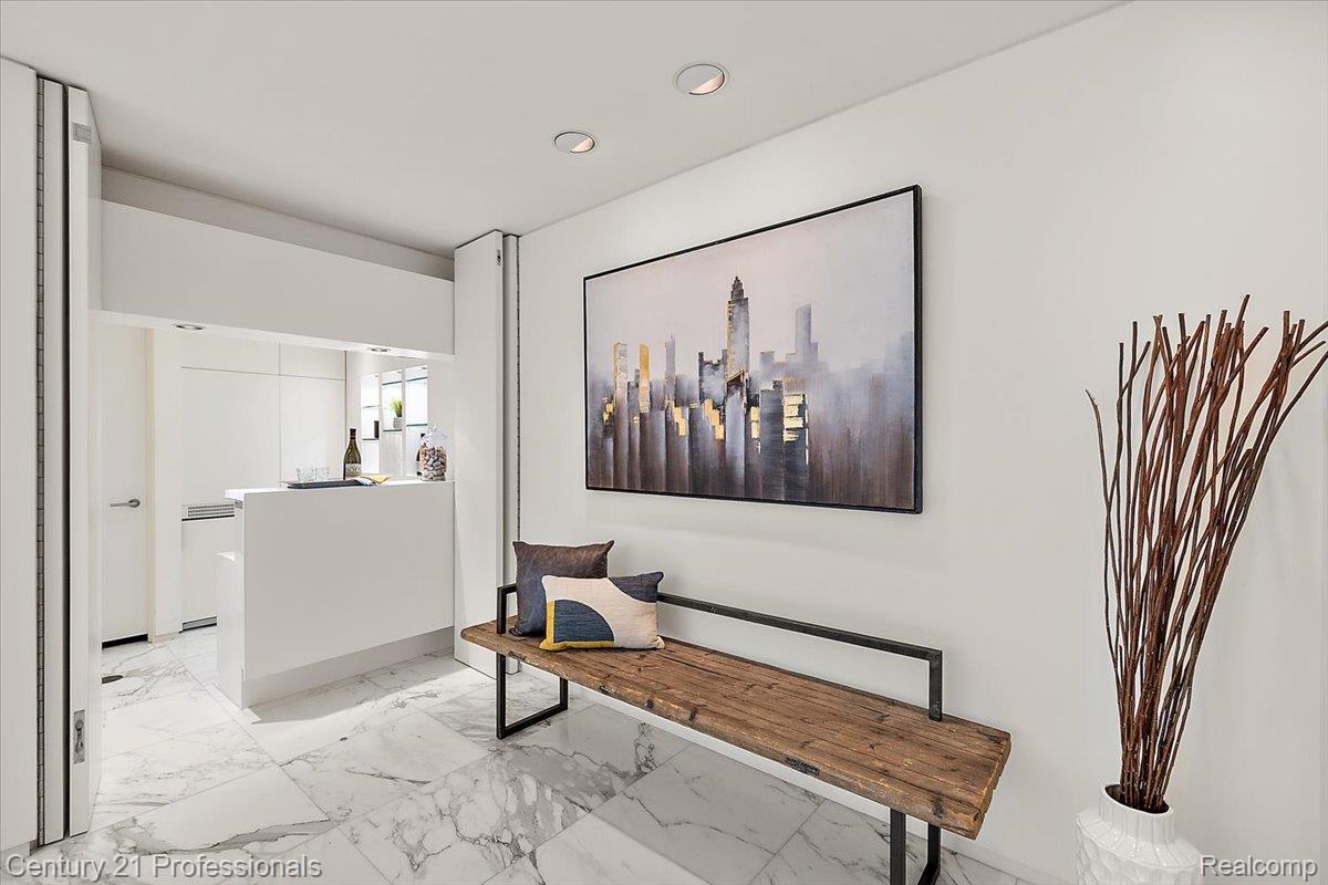 BloomfieldHills, Michigan, 48301, United States, 4 Bedrooms Bedrooms, ,5 BathroomsBathrooms,Residential,For Sale,1996516