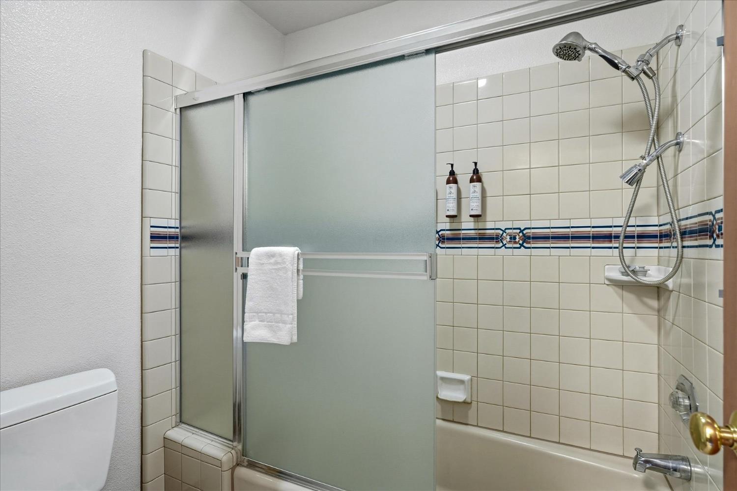 North Fork, California, 93643, United States, 7 Bedrooms Bedrooms, ,5 BathroomsBathrooms,Residential,For Sale,1983890