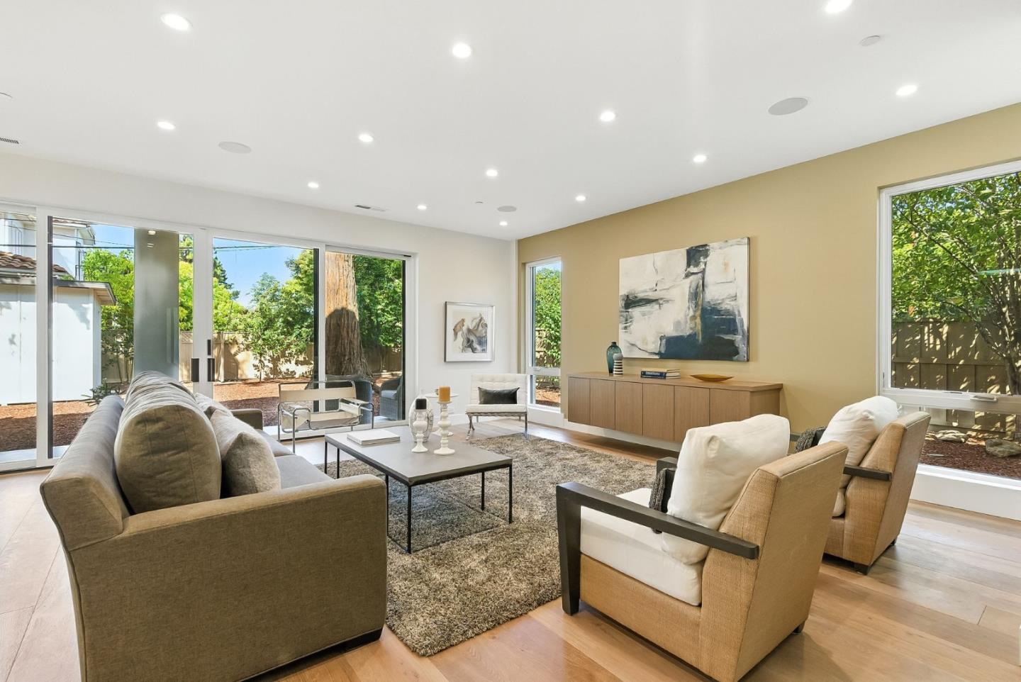 Palo Alto, California, 94303, United States, 4 Bedrooms Bedrooms, ,5 BathroomsBathrooms,Residential,For Sale,1906712