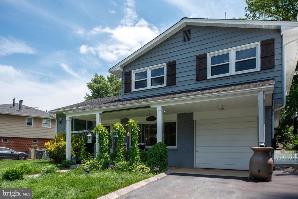 Alexandria, Virginia, 22308, United States, 4 Bedrooms Bedrooms, ,3 BathroomsBathrooms,Residential,For Sale,1921222