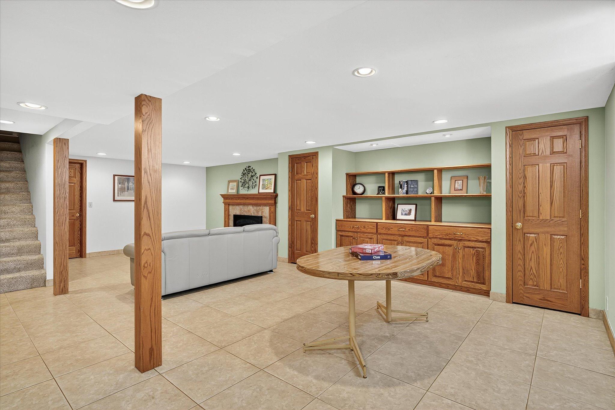Edina, Minnesota, 55410, United States, 3 Bedrooms Bedrooms, ,1 BathroomBathrooms,Residential,For Sale,1941033